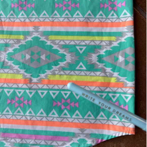 Chubbies Mens Neon and Pastel Aztec Print Short Sleeve Collared Shirt size M - Picture 7 of 8